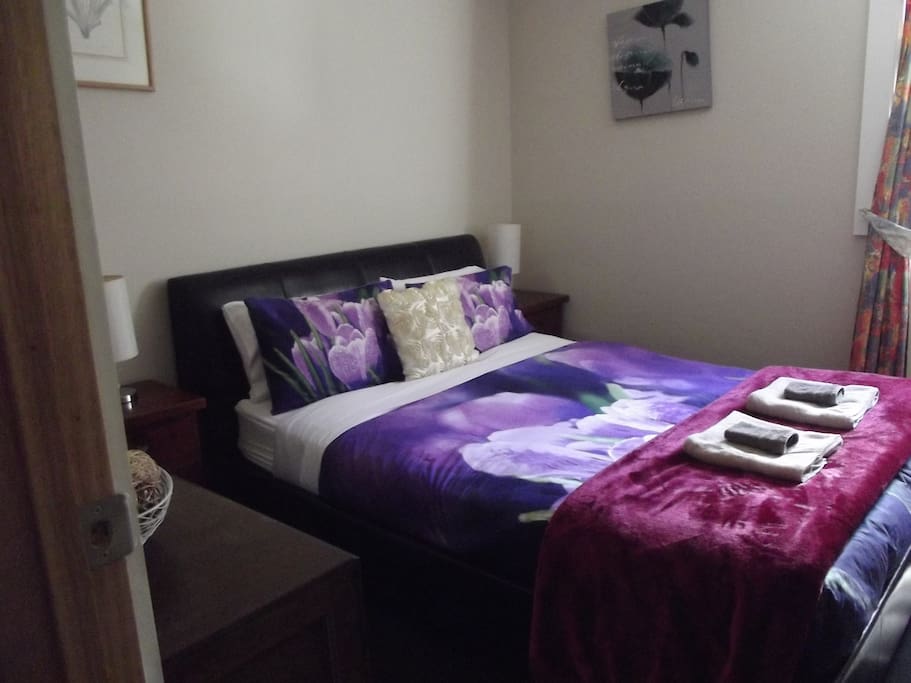 Tulip Cottage Bedroom 2