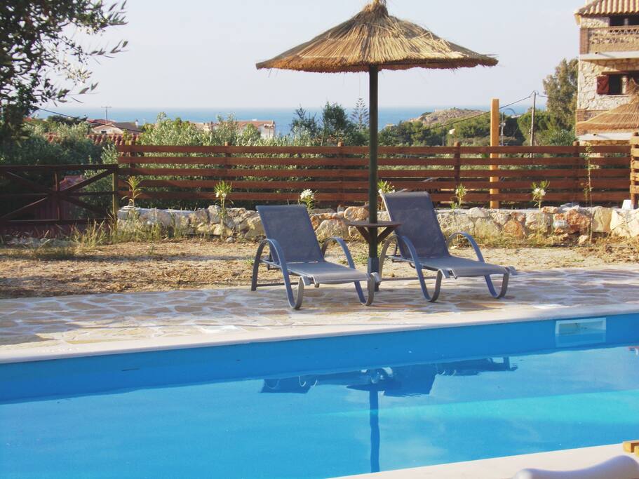 SEA VIEW AND SWIMMING POOL