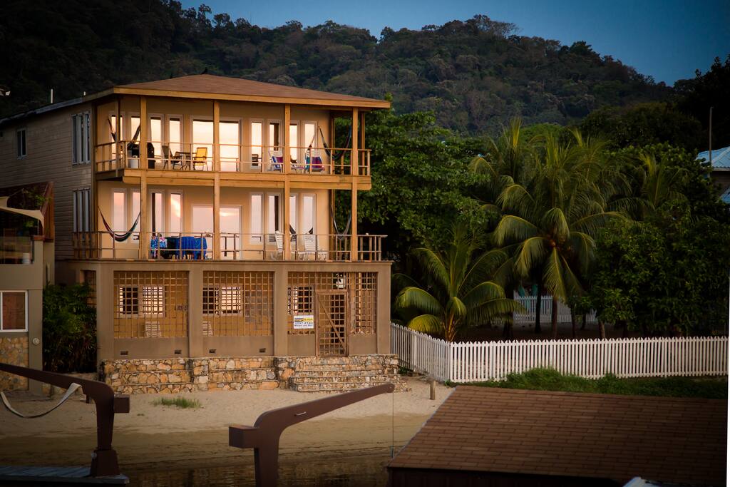 Turtle Casa in the setting Sun - Penthouse is of course the top floor