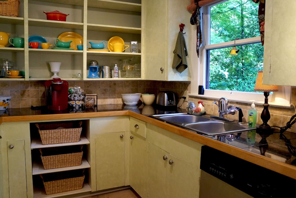 GREAT kitchen - fully equipped. Lovely view.