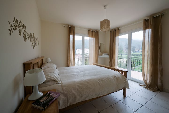 Chumba cha kulala 3 mara mbili. 