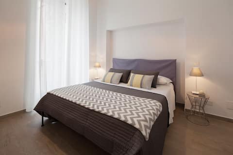 BILO2 apartment, balcony, kitchen, car park, wifi.