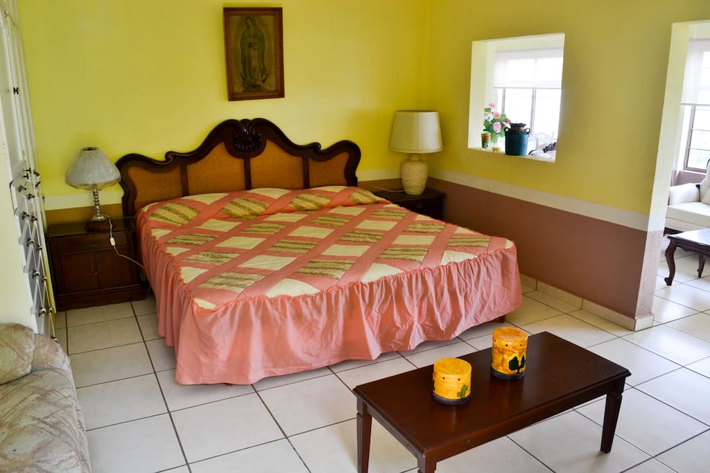 Bedroom 1 (with king-size bed)