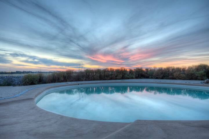 Falcon Home –Villa with Pool 10 Minutes from Lecce gallery image 3