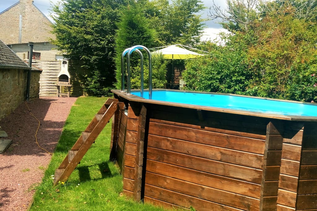 Garden with plunge pool