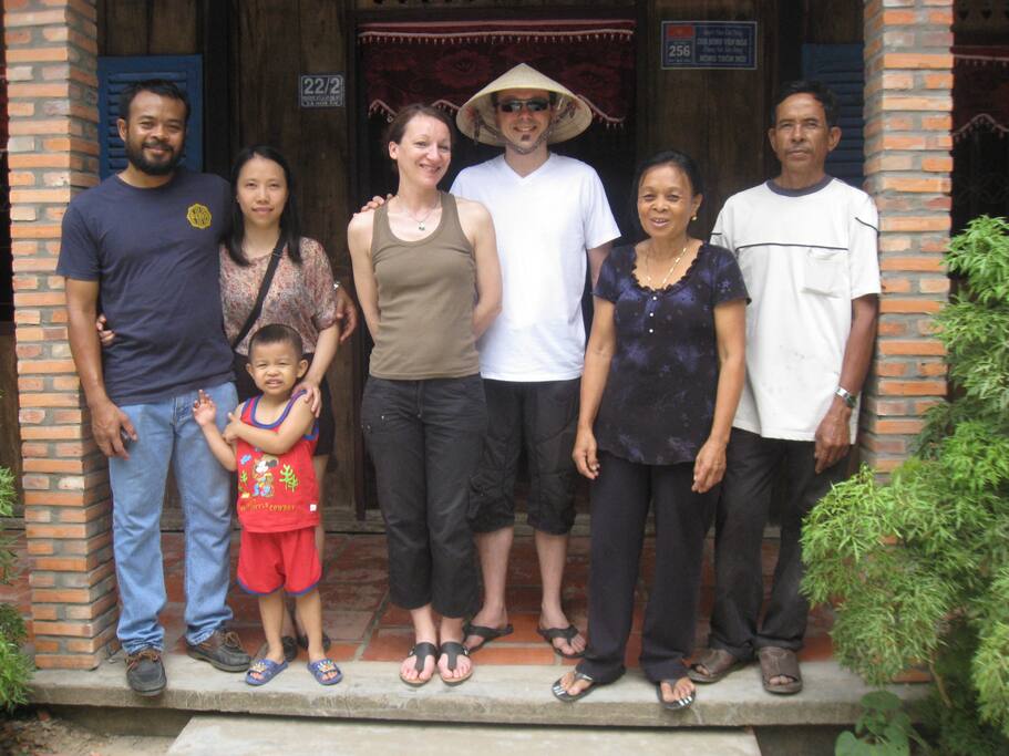 Guests and hosts at Suonsia Homestay
