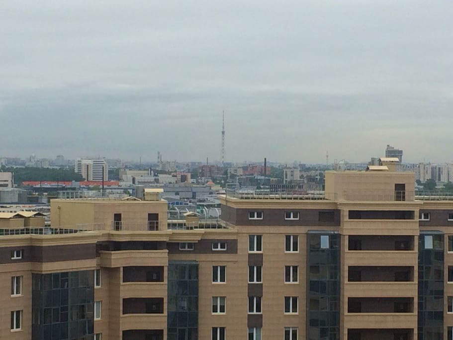 Вид на телебашню с балкона. Ночью еще красивее