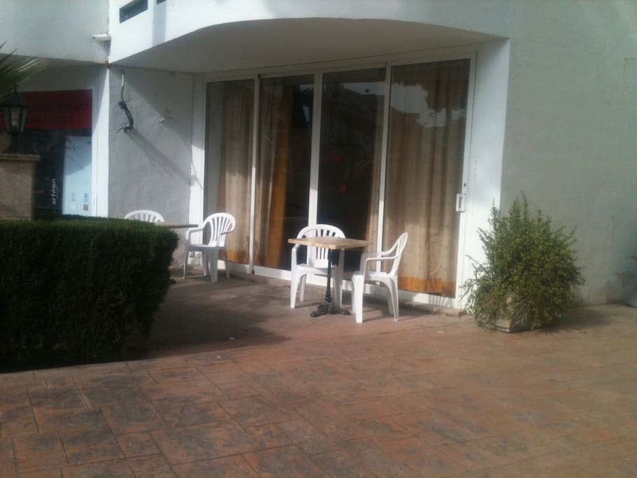 votre terrasse pour repas ou petit dejeuner