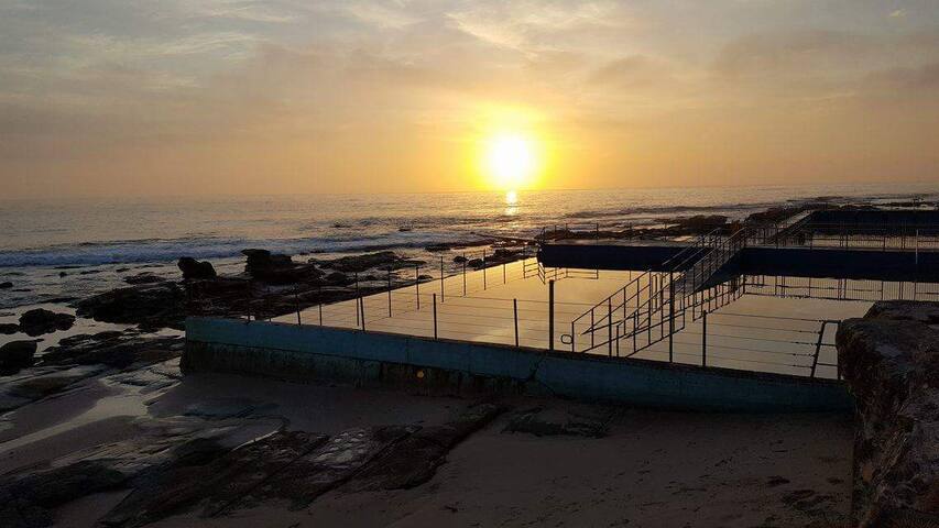 Aqua Villa - Walk to Beach, Cafe's, Everything!