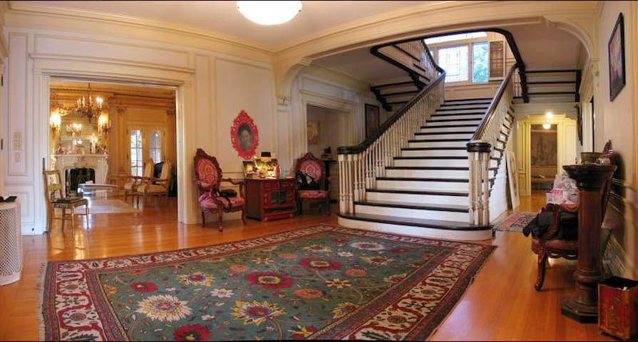 Cool & Eclectic, Historic Mansion.