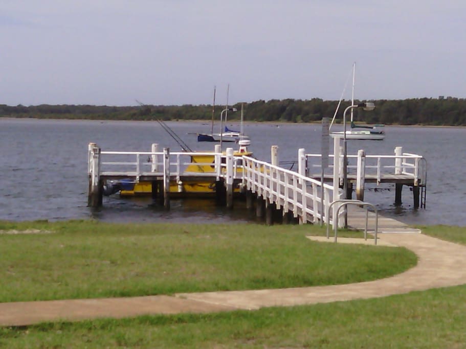 Walk past 1 house to this jetty.