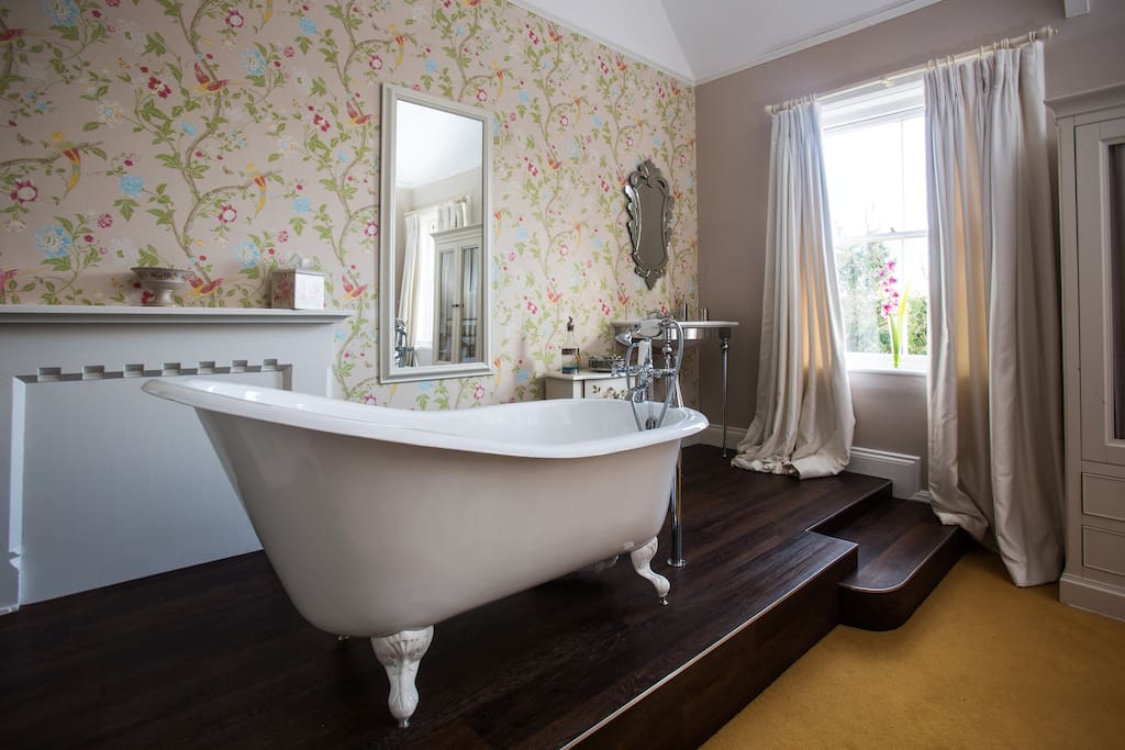 'Elsfield' Room Bath