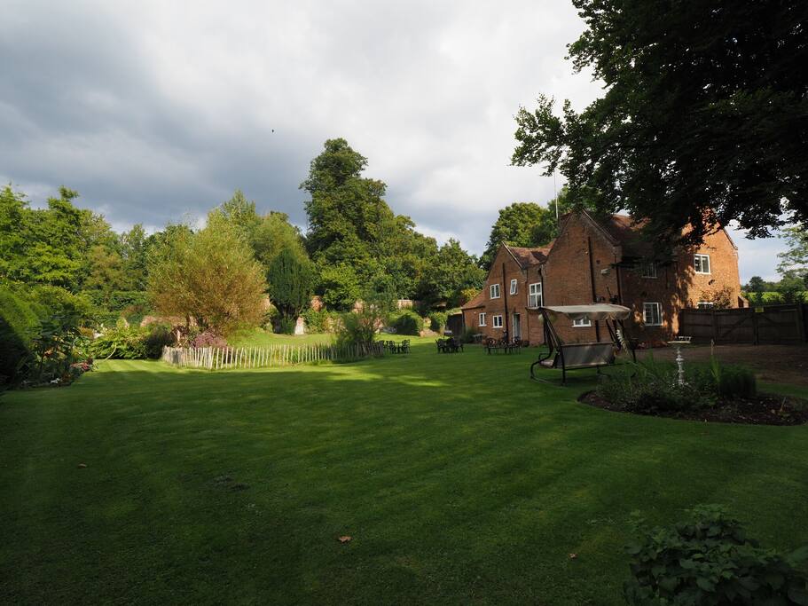 Expansive garden