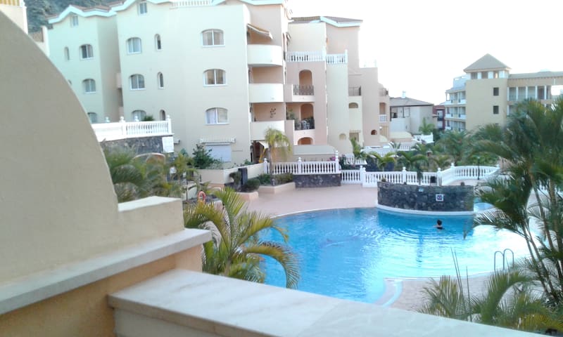 Cozy room + private bathroom ! Los Cristianos !