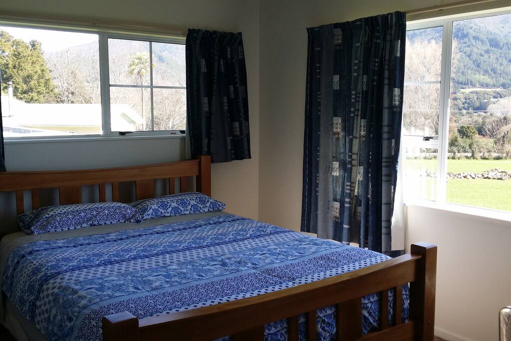 Master Queen bed
