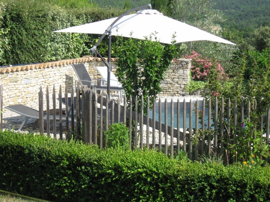 Vers la piscine