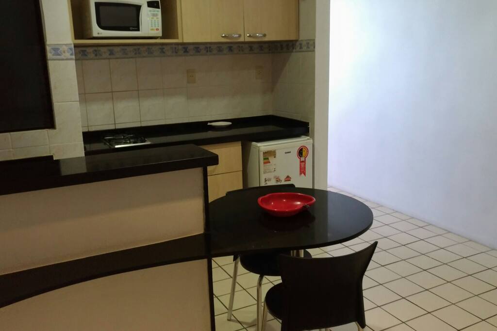 Espaço para café da manhã e Mesa.