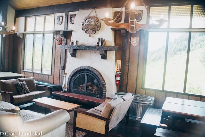 Berghaus Lodge - Keechelus Lake, Snoqualmie Pass