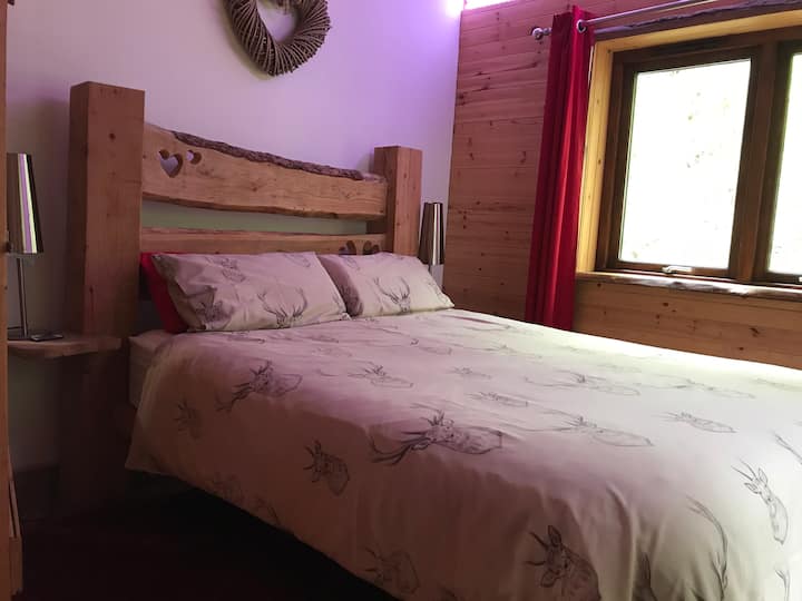 Dhomë gjumi dopio me krevat dopio "king"
