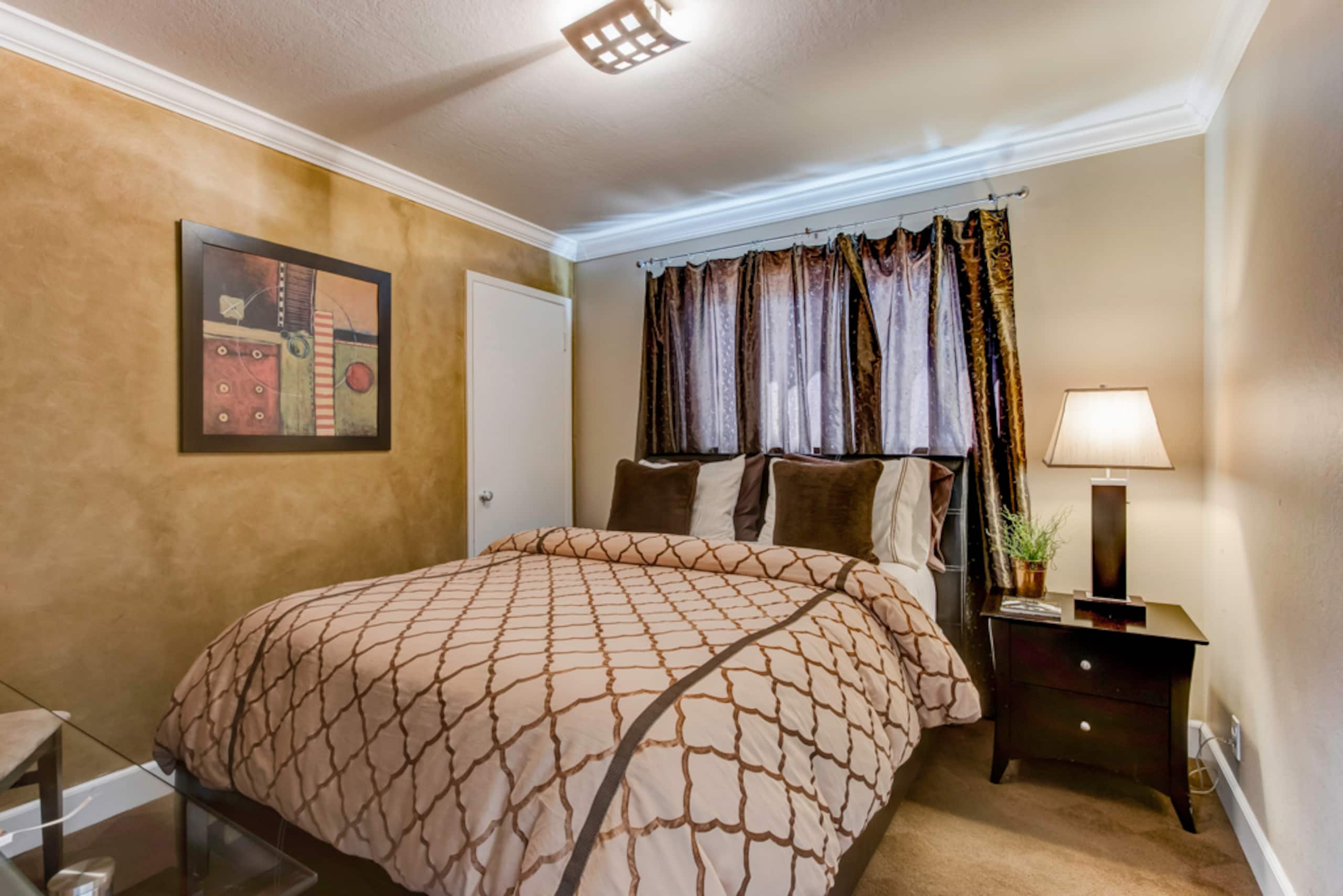 Home in Daly City · ★4.89 · 3 bedrooms · 3 beds · 2 baths - Image 21