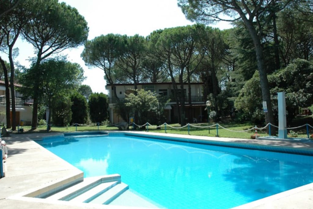 Piscina per adulti e bambini | Swimming pool for adults and children
