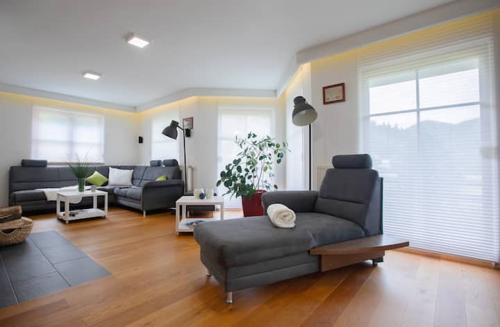 Amplia sala de estar. 