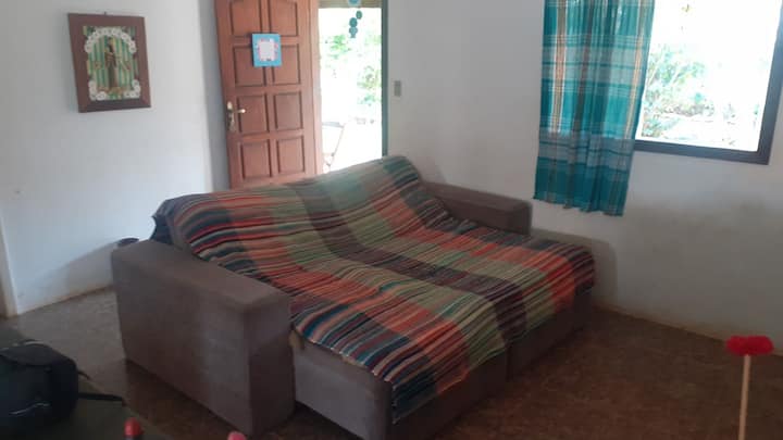 Sofá cama de la sala de estar con Smart 32'