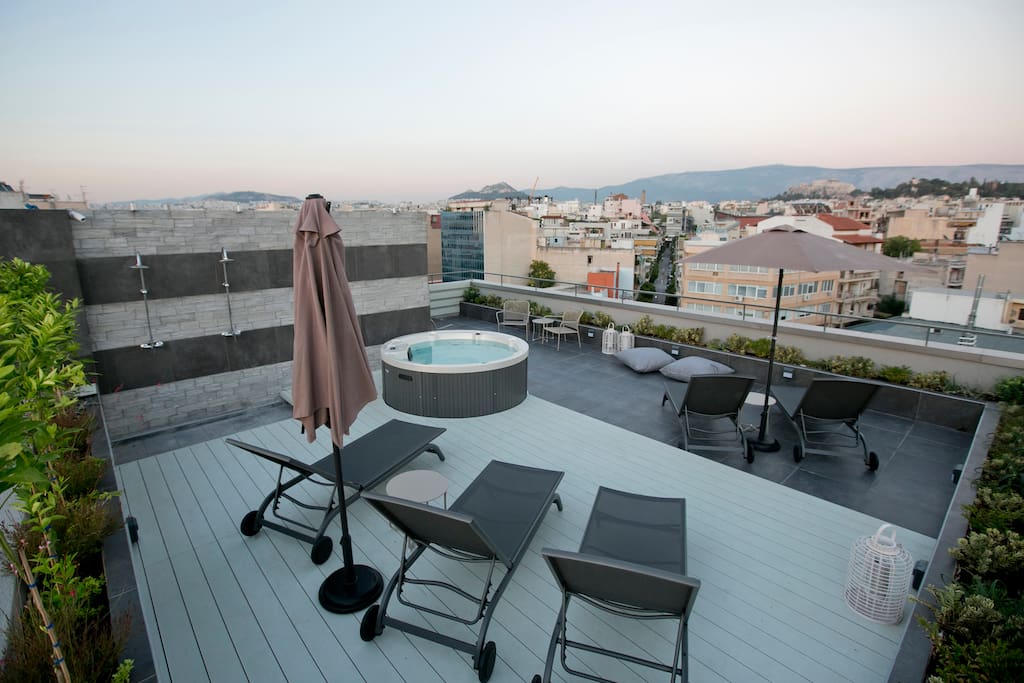 Jacuzzi at the Roof Garden with Acropolis View
