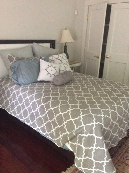Queen size bed