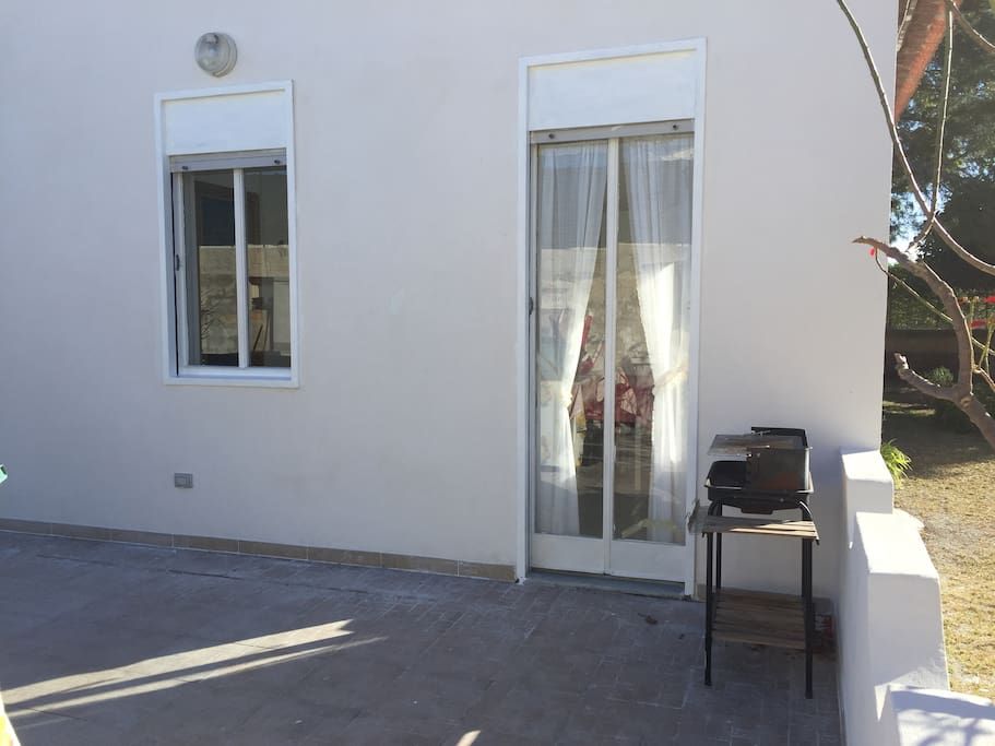 Esterno retro con barbecue