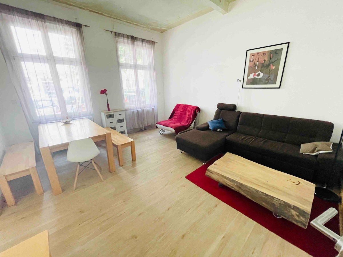 Popular Airbnb listing: Nice city apartment quiet and central in Weißensee