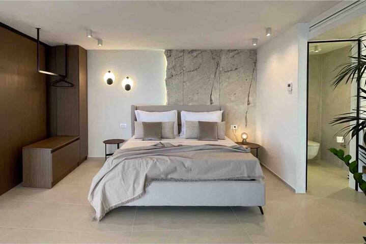 Mystique Luxury Suite gallery image 5