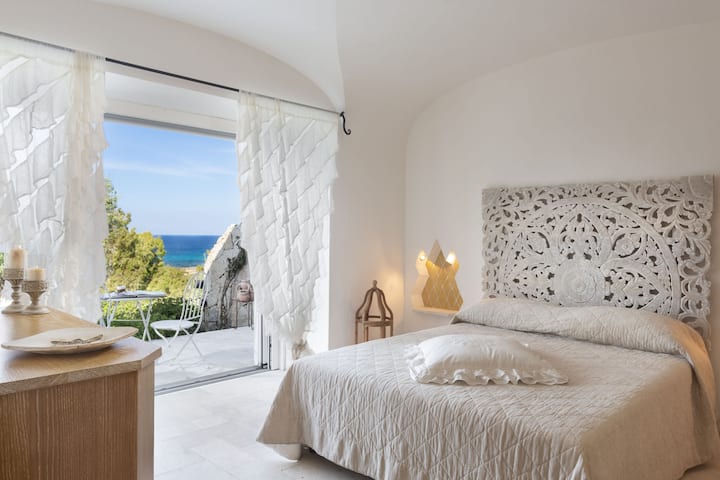 ห้องนอนคู่ "Ulivo" ตั้งอยู่ที่ชั้น 1 พร้อมห้องน้ำในตัว