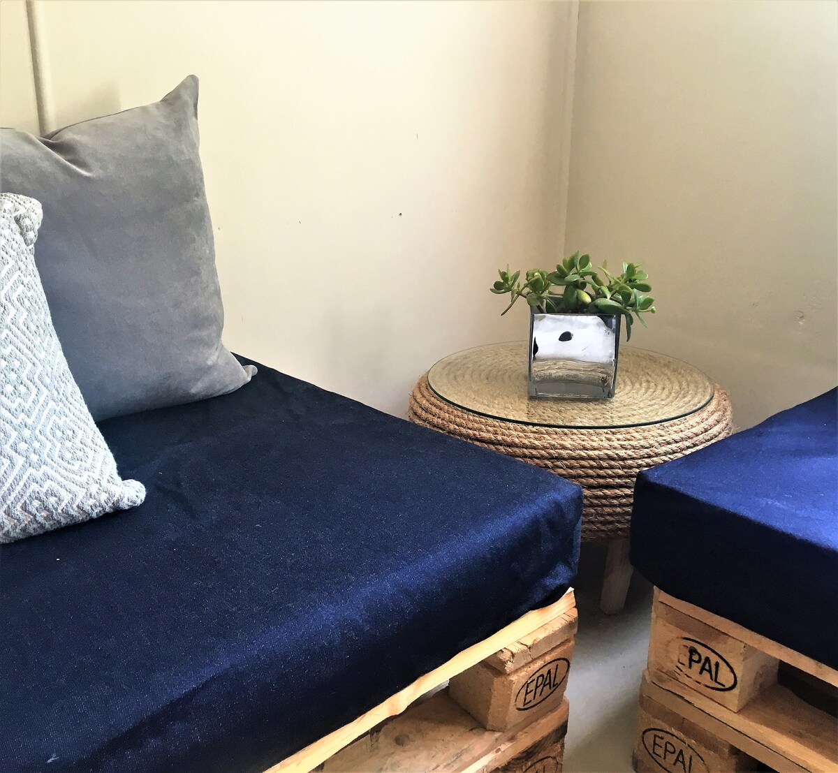 CHALUPA 2 S POSEDENÍM