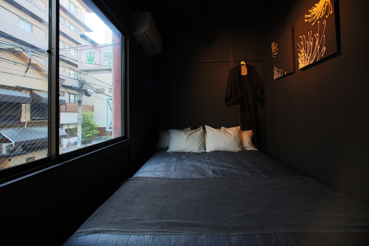 2階には6名様お泊まりいただける客間が2部屋あります。