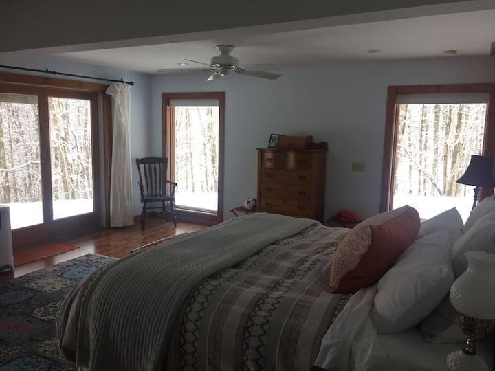 Lower level master suite 