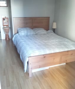 Chambre 12m2 + petit déjeuner