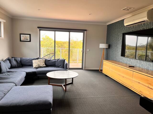 Family-friendly indoor-outdoor living with spa gallery image 3