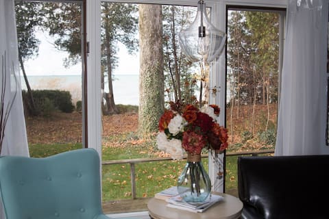 Top performing Airbnb: Point Clark Lakefront Getaway in Bruce