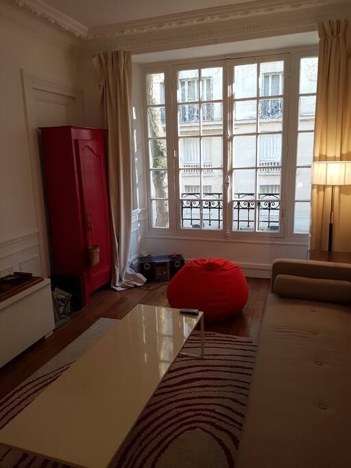 salon / living room