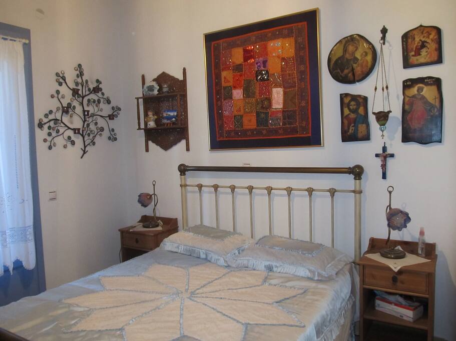 Τhe bedroom 1