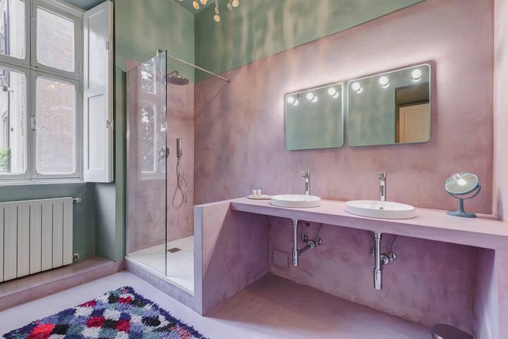 SPOTinROME design apt centro storico Visconti gallery image 2