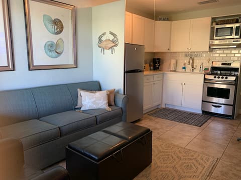 Top Airbnb: Beach to River! Steps from both & pool in Edgewater