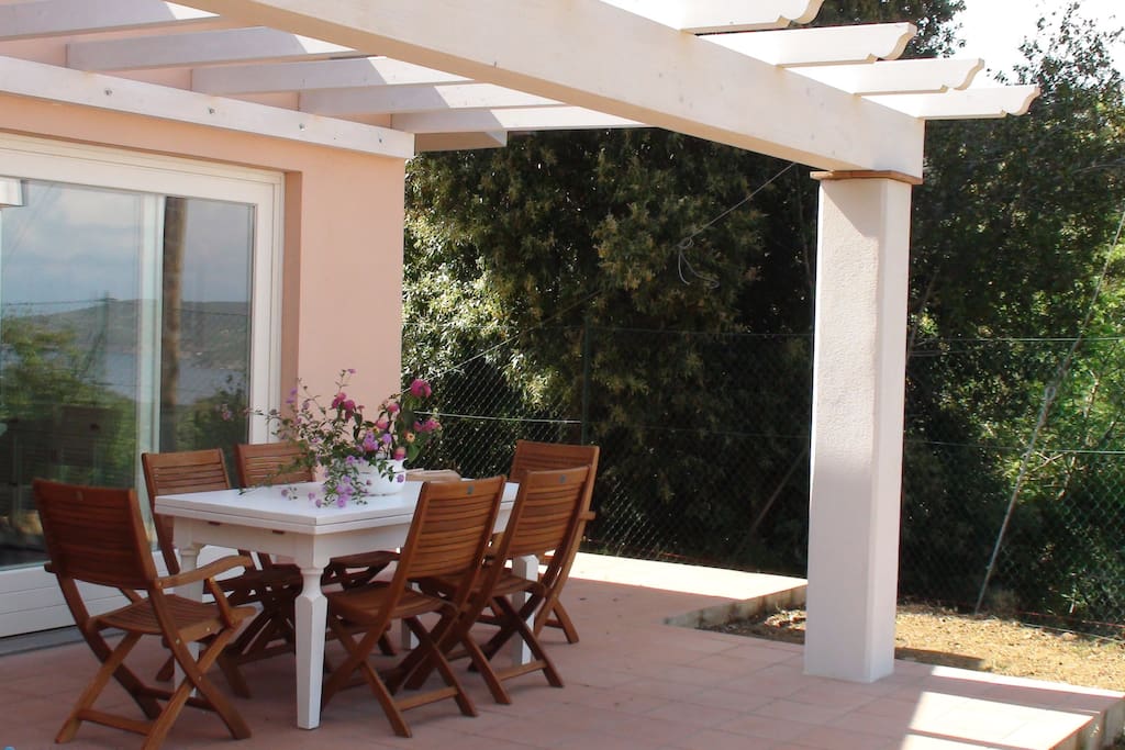 portico con barbecue