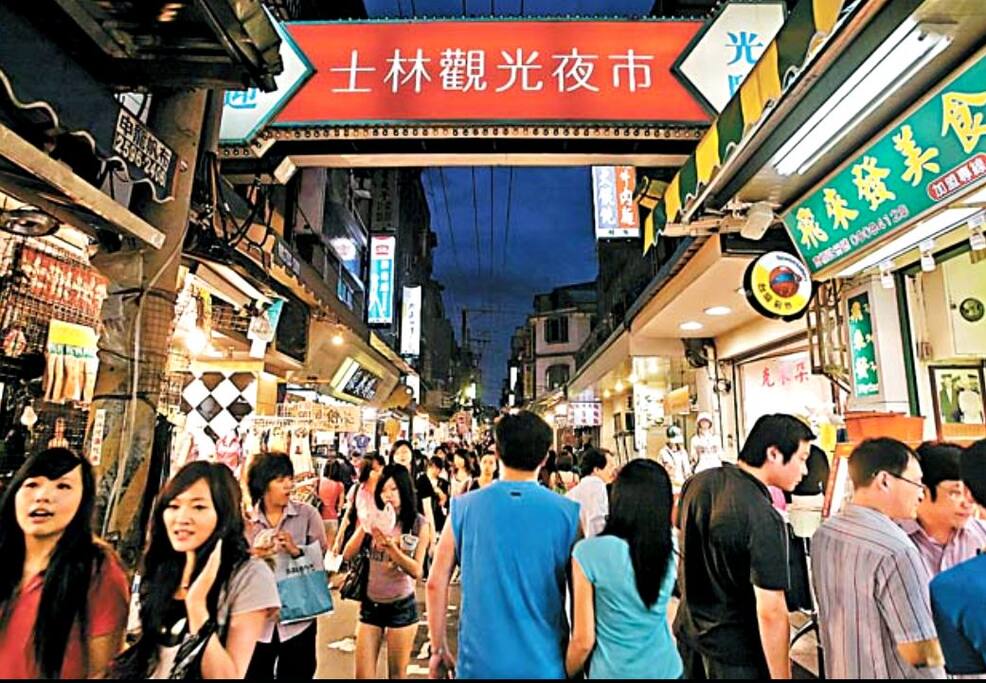 士林觀光夜市 小吃美食吃不完