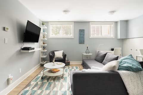 Chic Unit in Sandy Hill / Access to quint Backyard