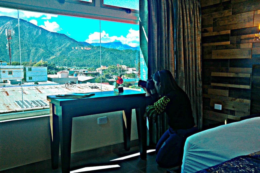 Vistas a la montaña y al pueblo