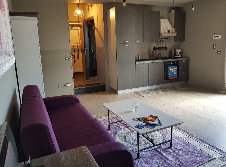 Anuncio de Airbnb popular: *Luxury Villa* Taormina, Etna, Seaview with Pool en Giardini Naxos