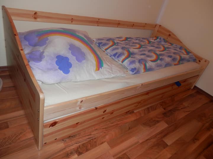 Единично легло 
2M x 90cm