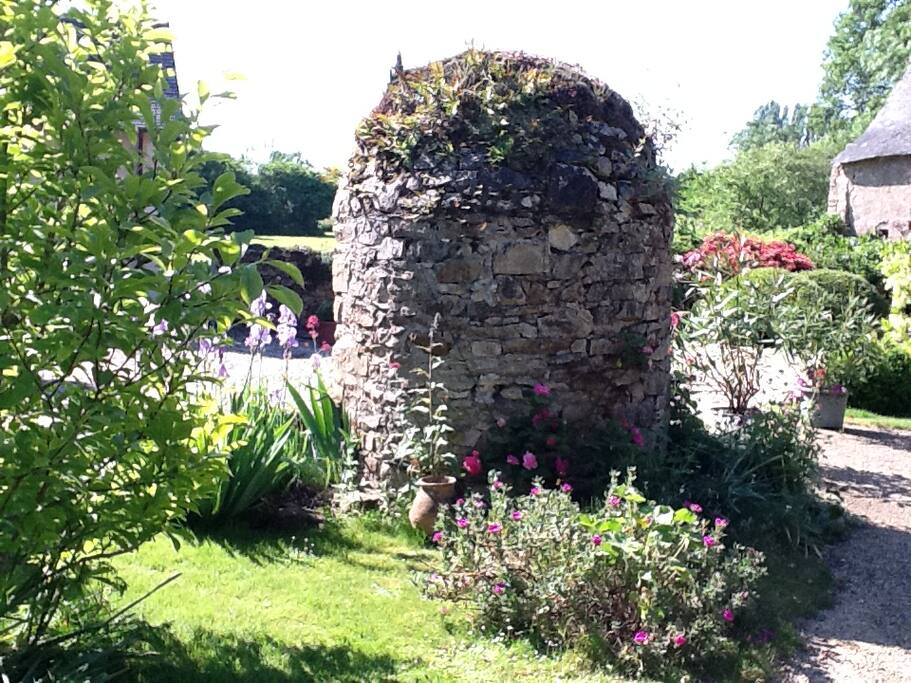 puits rond chapelle